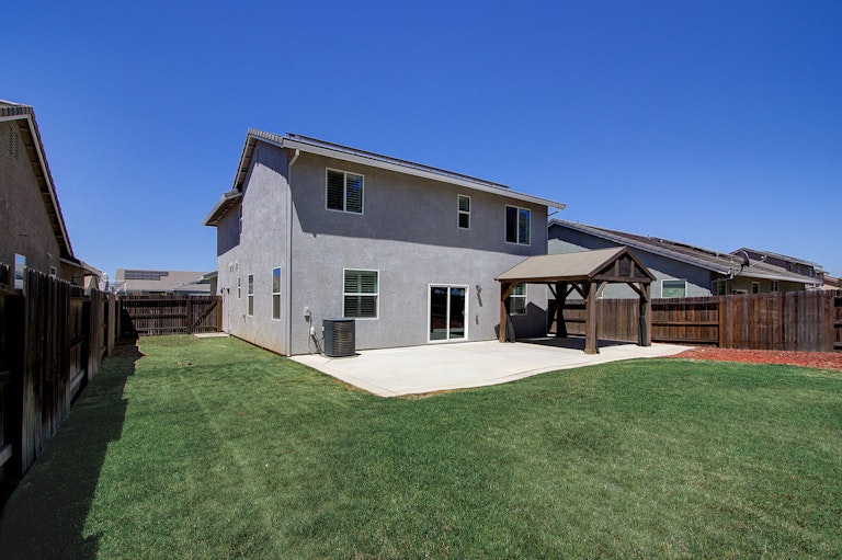 Photo 9 of 28 - 2078 River Wood Dr, Marysville, CA 95901