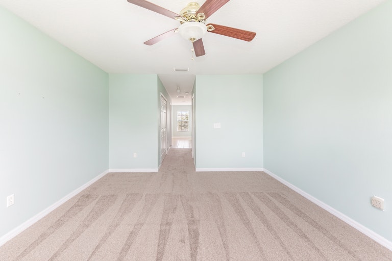 Photo 11 of 17 - 8443 Carriage Pointe Dr, Gibsonton, FL 33534