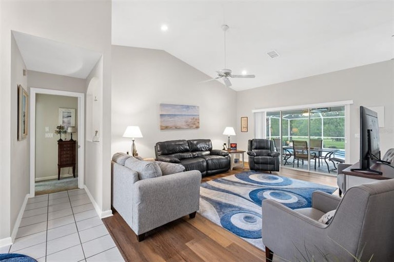 Photo 9 of 40 - 5085 Florentine Ct, Spring Hill, FL 34608