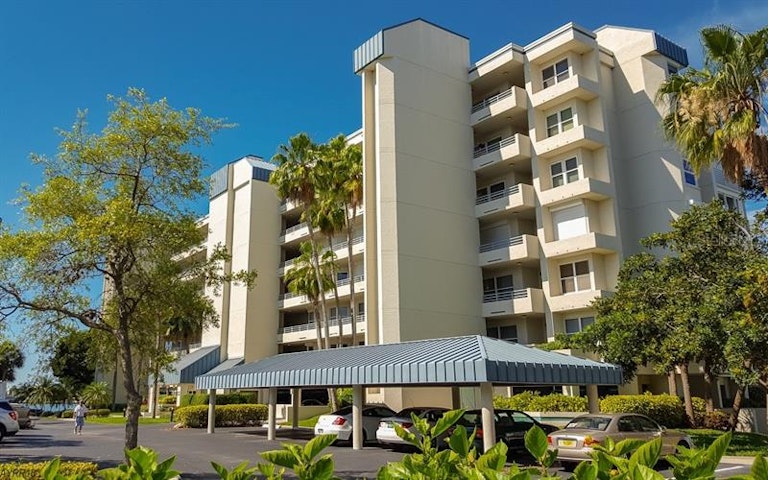 Photo 2 of 25 - 7892 Sailboat Key Blvd S #505, South Pasadena, FL 33707