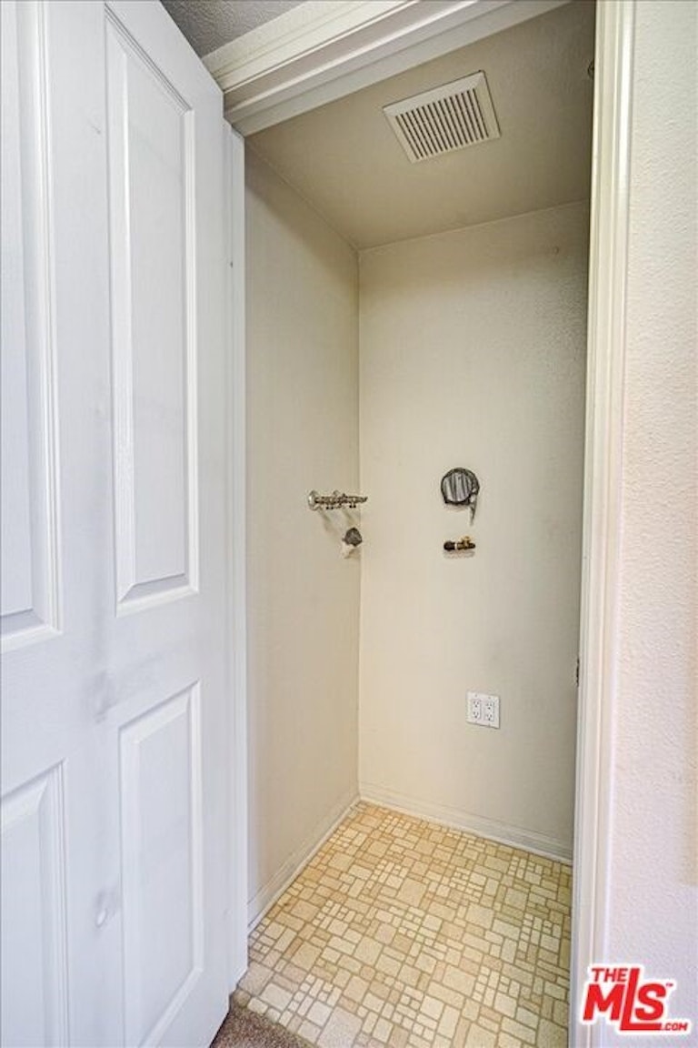 Photo 24 of 27 - 4501 Cedros Ave #324, Sherman Oaks, CA 91403