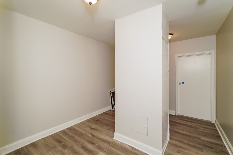 Photo 9 of 25 - 7115 Glen Trl, San Antonio, TX 78239
