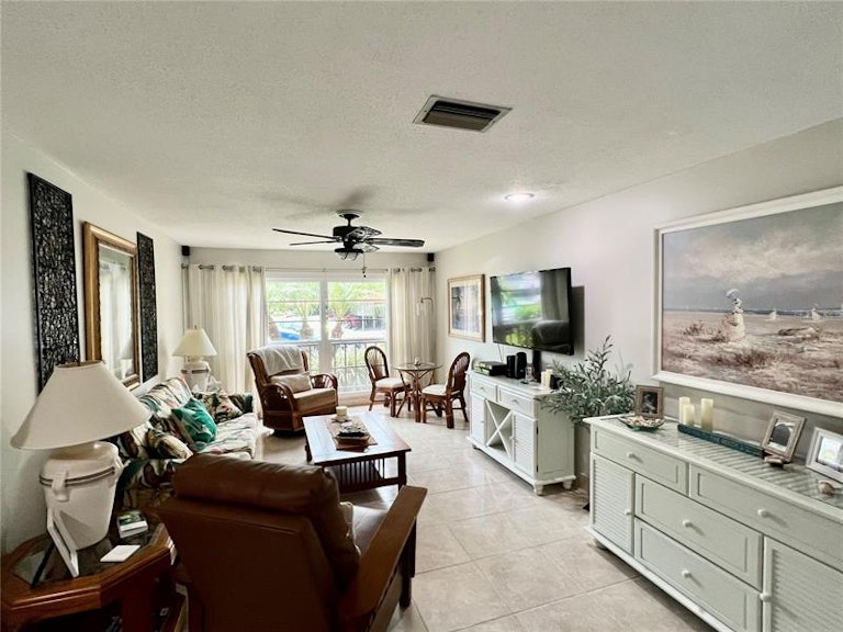 Photo 3 of 15 - 2700 Bayshore Blvd #1107, Dunedin, FL 34698