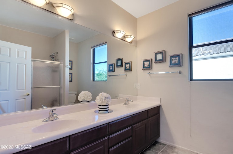 Photo 26 of 34 - 249 W Milbrae Springs Dr, Oro Valley, AZ 85755