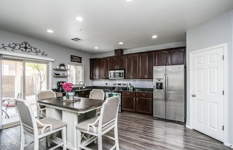 Photo 3 of 24 - 12946 N 88th Dr, Peoria, AZ 85381