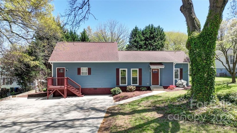 Photo 3 of 34 - 434 Norton Rd, Mount Holly, NC 28120