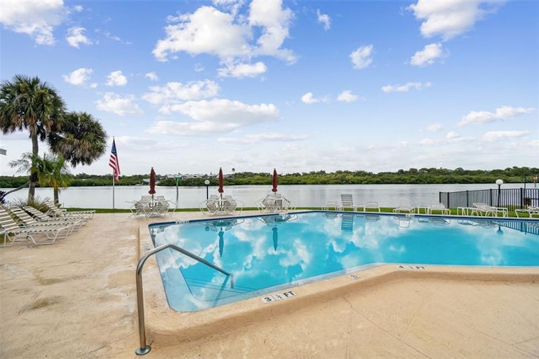 Photo 32 of 45 - 1 Windrush Blvd #5, Indian Rocks Beach, FL 33785