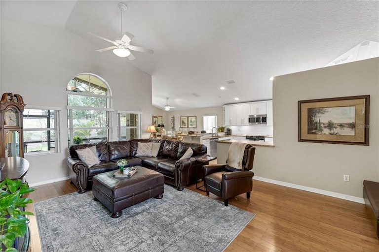 Photo 3 of 43 - 515 Sagecreek Ct, Winter Springs, FL 32708