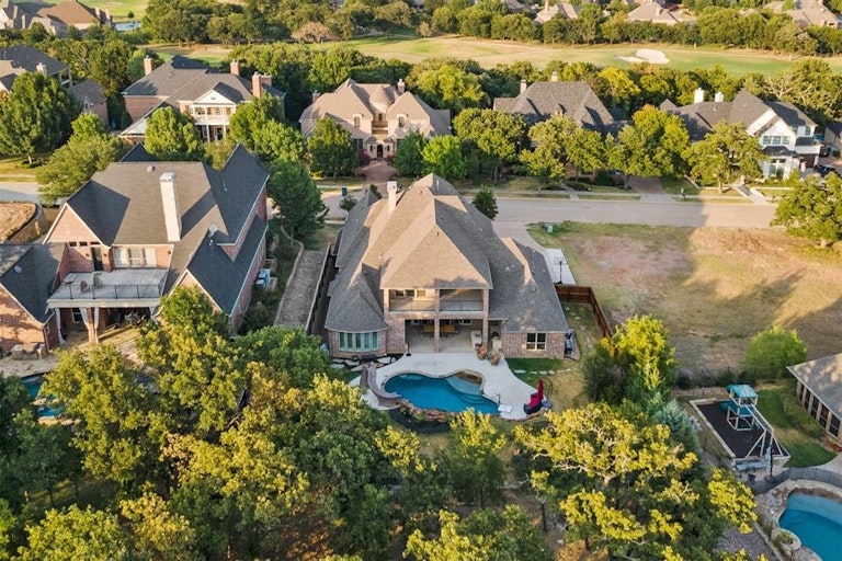 Photo 37 of 40 - 1041 Wagner Way, Lantana, TX 76226