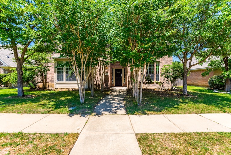 Photo 1 of 36 - 6400 Sidney Ln, McKinney, TX 75070