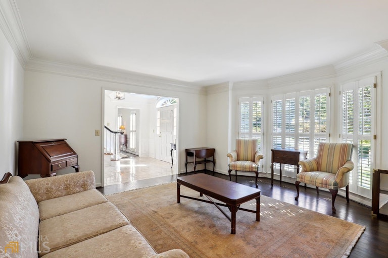 Photo 6 of 41 - 1005 Redstone Ln, Atlanta, GA 30338