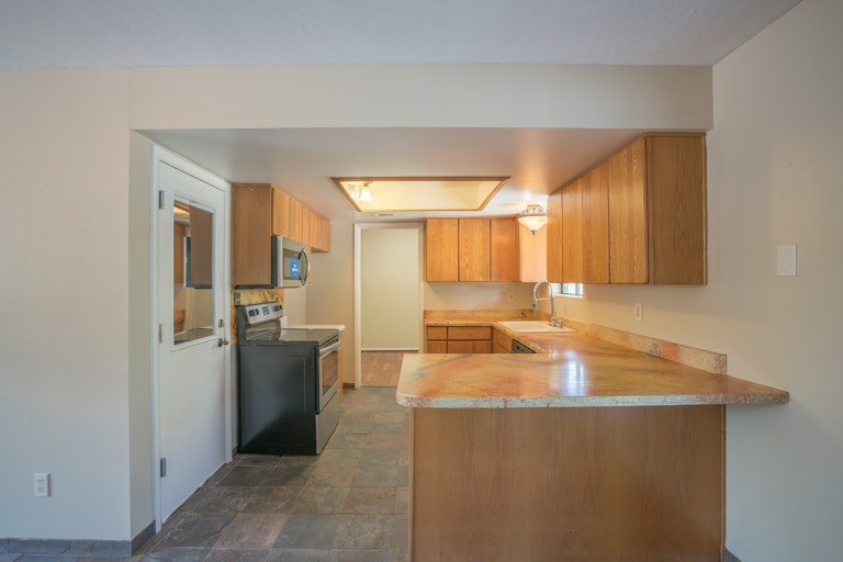 Photo 2 of 29 - 2850 E North Ln, Phoenix, AZ 85028