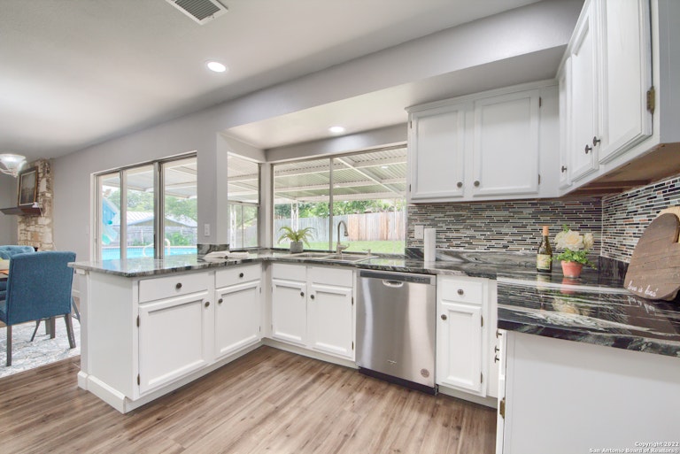 Photo 11 of 27 - 5803 Burkley Springs St, San Antonio, TX 78233