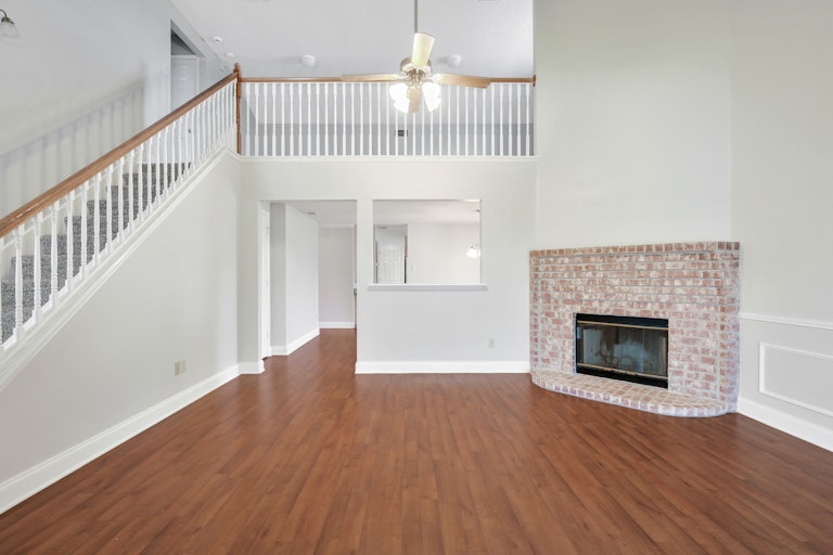 Photo 5 of 25 - 10605 Cobblestone Dr, Benbrook, TX 76126