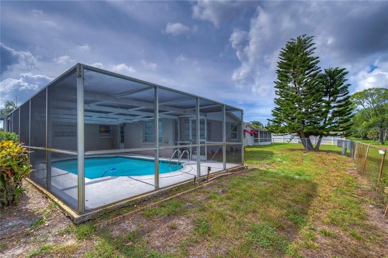 Photo 37 of 49 - 2105 Dartmouth Dr, Holiday, FL 34691