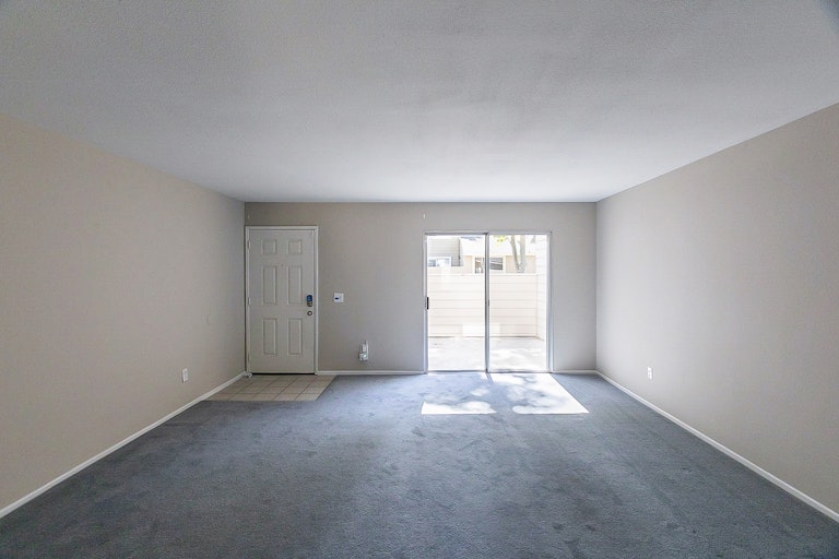 Photo 5 of 23 - 717 Walnut Dr, Lake Elsinore, CA 92530