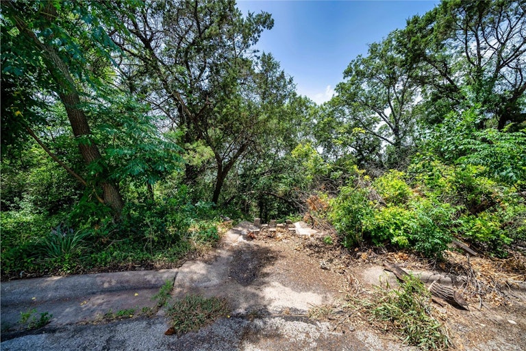 Photo 31 of 37 - 1501 Wilson Heights Dr, Austin, TX 78746