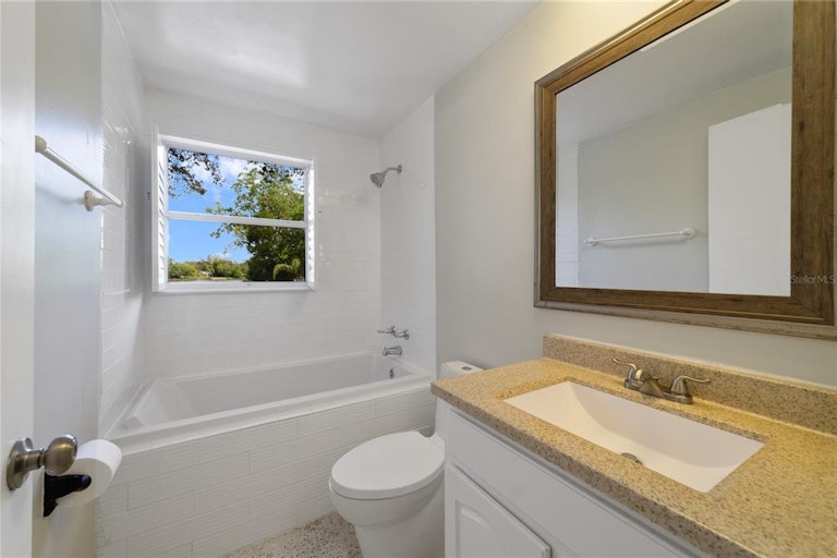 Photo 25 of 34 - 1200 Tanager Dr, Orlando, FL 32803