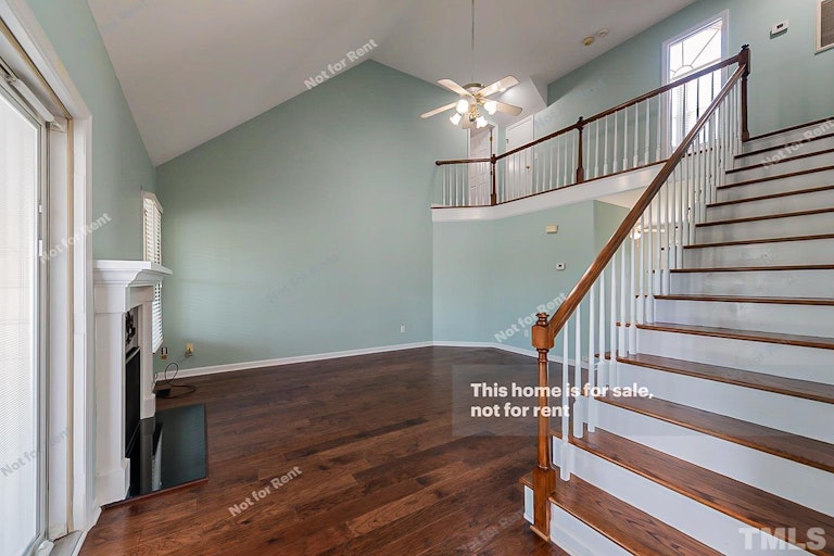 Photo 4 of 23 - 105 Pebble Dr, Clayton, NC 27520