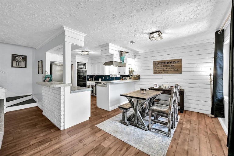 Photo 14 of 44 - 9610 Landry Blvd, Spring, TX 77379