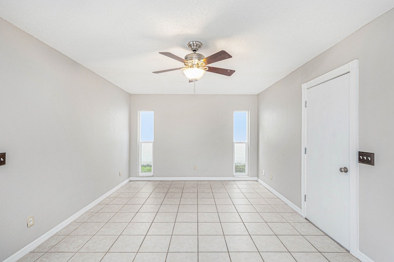 Photo 7 of 15 - 12171 77th St, Largo, FL 33773