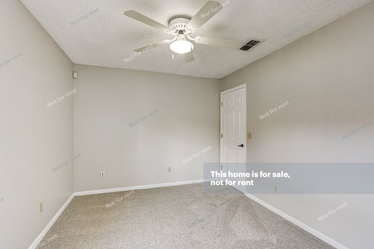 Photo 19 of 27 - 8029 Swamp Flower Dr, Jacksonville, FL 32244