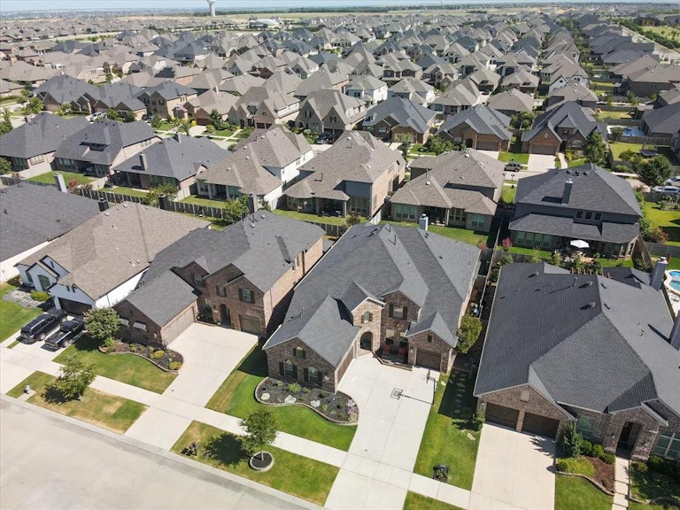 Photo 36 of 40 - 1412 9th St, Argyle, TX 76226