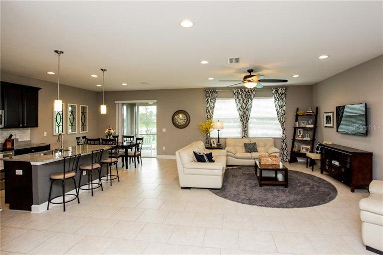 Photo 7 of 24 - 8389 Nandina Dr, Sarasota, FL 34240
