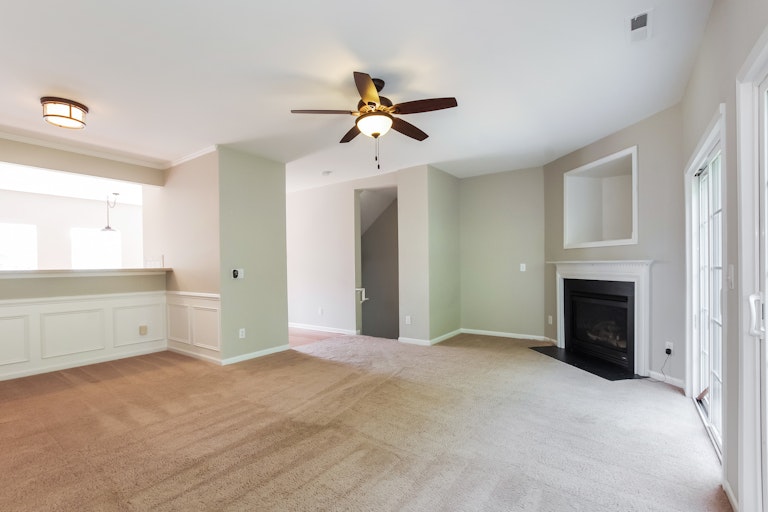 Photo 8 of 26 - 117 Gallent Hedge Trl, Apex, NC 27539