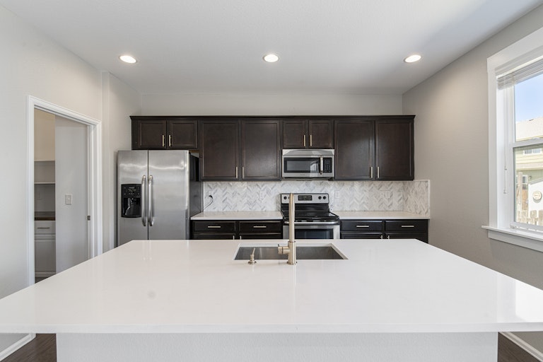 Photo 4 of 17 - 12625 E 104th Pl, Commerce City, CO 80022