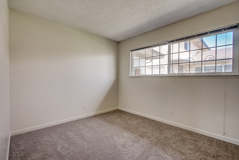 Photo 18 of 22 - 4525 Palm Ave #1, Sacramento, CA 95842
