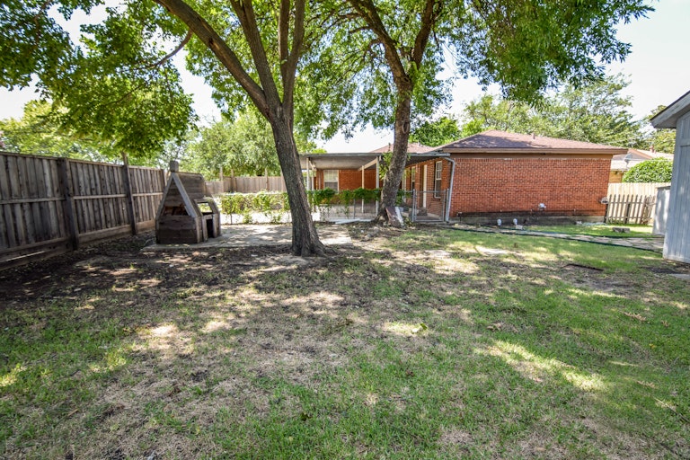 Photo 34 of 36 - 1801 Westway Ave, Garland, TX 75042