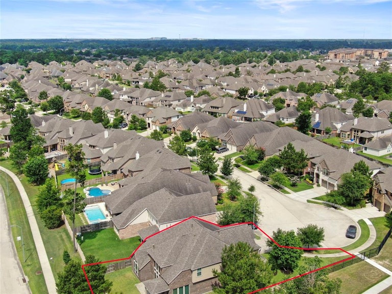 Photo 38 of 47 - 27390 Pendleton Trace Dr, Spring, TX 77386