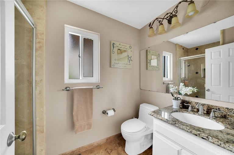 Photo 12 of 38 - 7876 Moonmist Cir, Huntington Beach, CA 92648