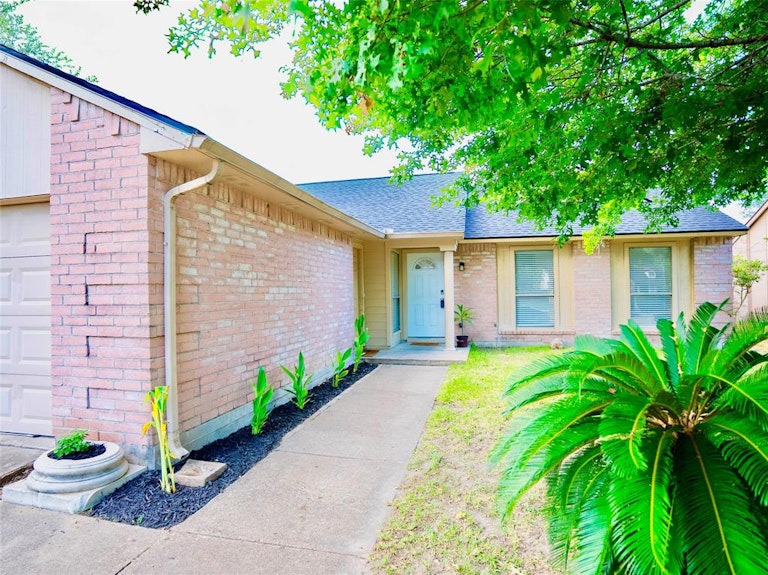 Photo 2 of 20 - 16906 Cairngale St, Houston, TX 77084