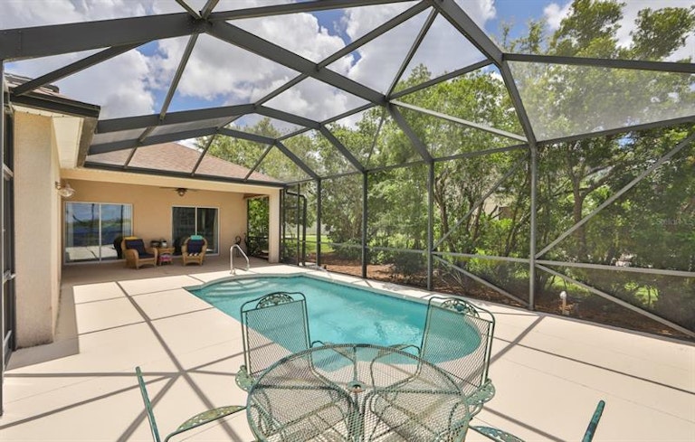 Photo 38 of 50 - 801 Seminole Sky Dr, Ruskin, FL 33570