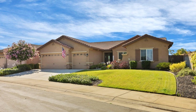 Photo 2 of 46 - 1026 Dimaggio Way, Galt, CA 95632