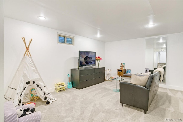 Photo 29 of 35 - 2689 Quail St, Lakewood, CO 80215