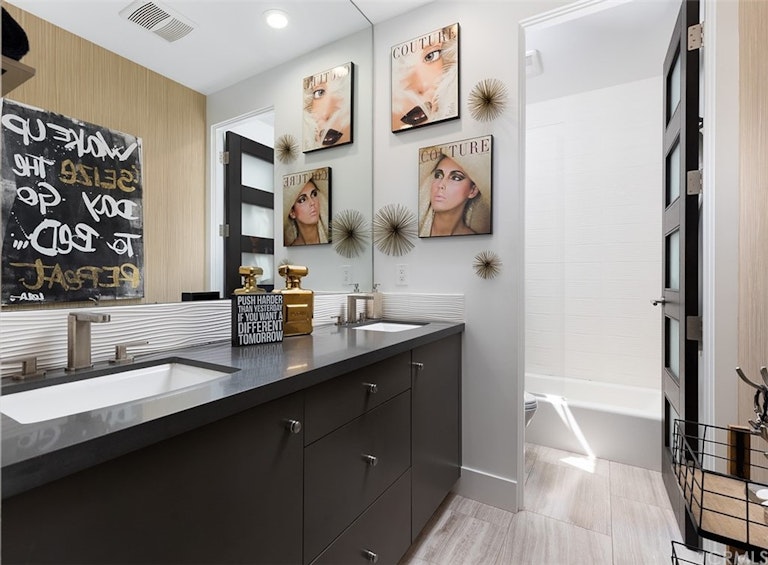 Photo 16 of 37 - 404 10th St, Huntington Beach, CA 92648
