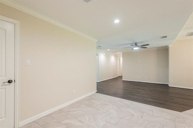 Photo 17 of 33 - 4165 Doyle Ln, Lancaster, TX 75134