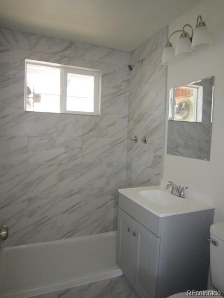 Photo 3 of 10 - 140 140-142 S Ingalls St, Denver, CO 80226