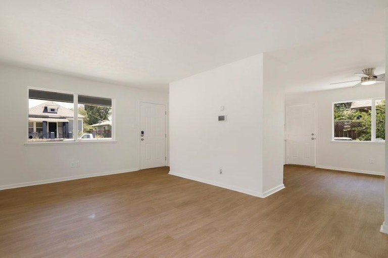 Photo 2 of 20 - 3452 38th St, Sacramento, CA 95817