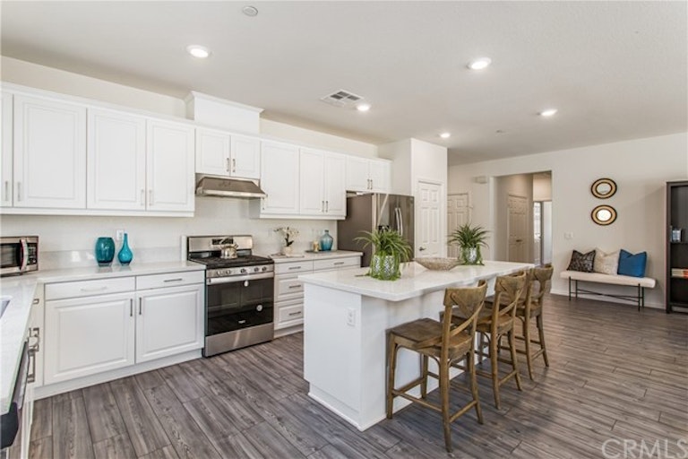 Photo 10 of 30 - 20852 Spring Mountain Rd, Riverside, CA 92507