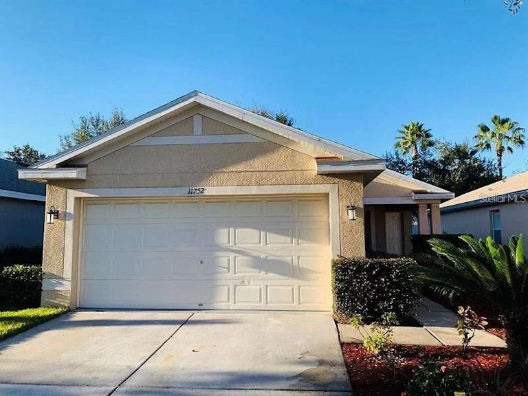 Photo 2 of 34 - 11752 Crest Creek Dr, Riverview, FL 33569