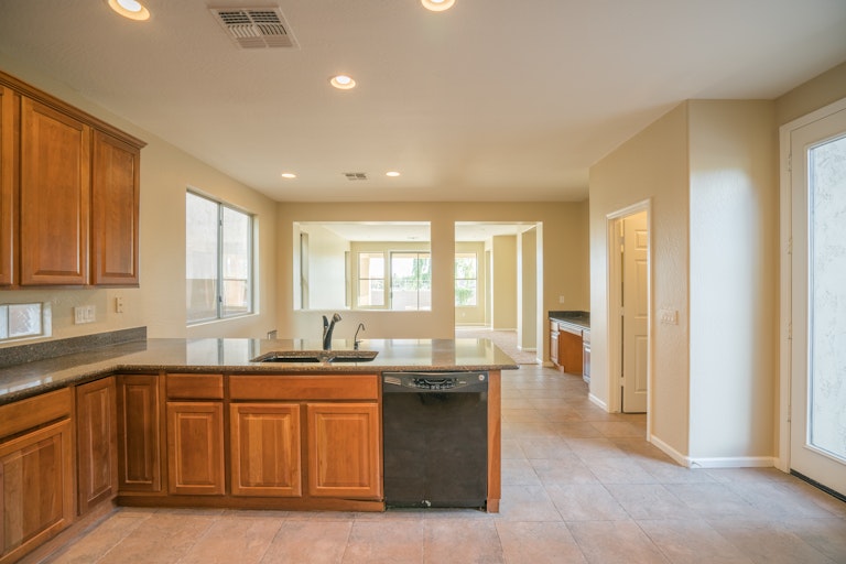 Photo 14 of 35 - 17669 W Statler Dr, Surprise, AZ 85388