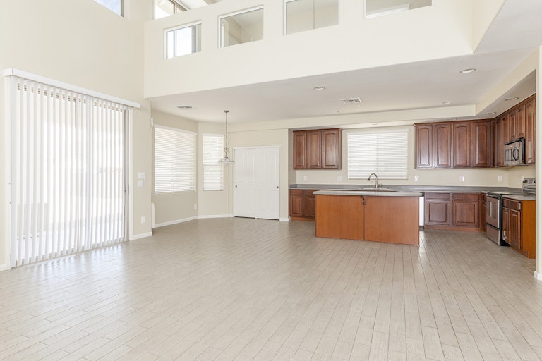 Photo 3 of 29 - 15844 W Desert Mirage Dr, Surprise, AZ 85379