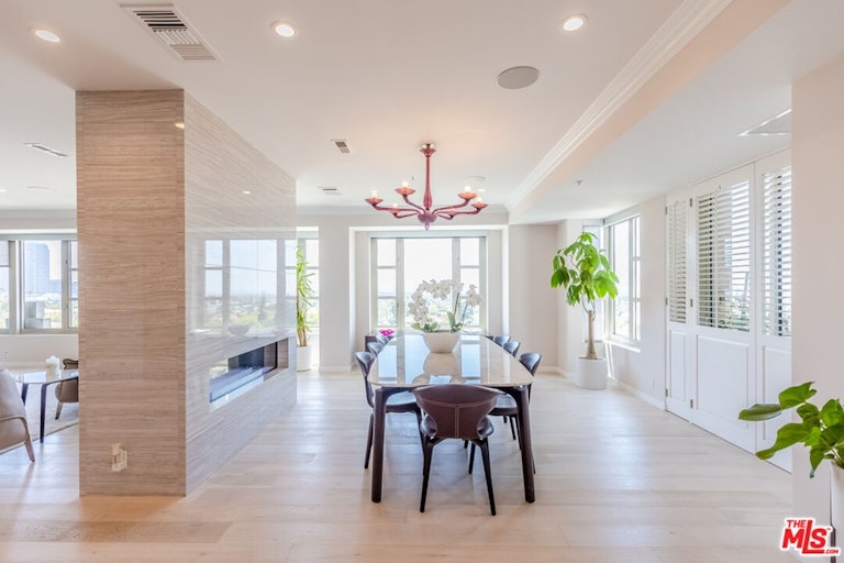 Photo 1 of 26 - 10580 Wilshire Blvd #7SW, Los Angeles, CA 90024