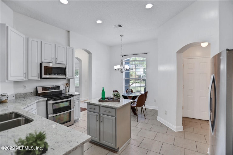 Photo 25 of 34 - 86253 Sand Hickory Trl, Yulee, FL 32097