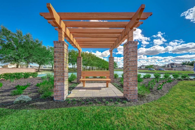 Photo 11 of 15 - 2214 Bright Sunrise Trl, Fresno, TX 77545
