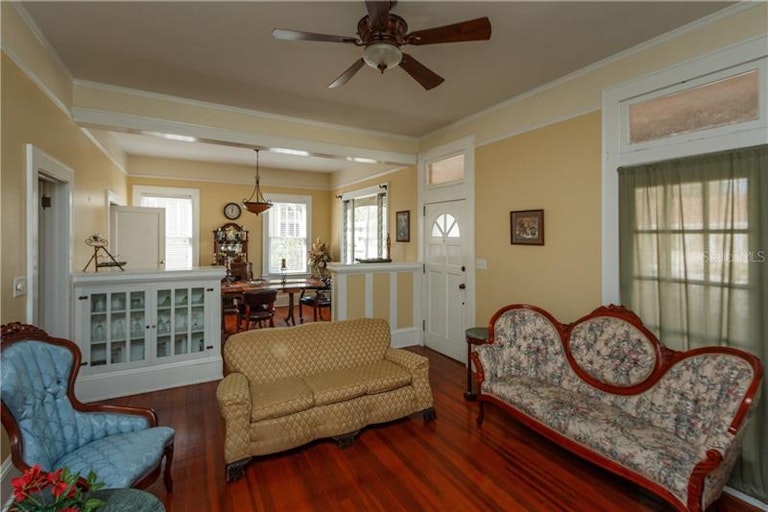 Photo 4 of 24 - 803 E 2nd St, Sanford, FL 32771